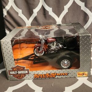 Harley‎ Davidson Diecast Motorcycle 2002 Tow & Show Trailers.